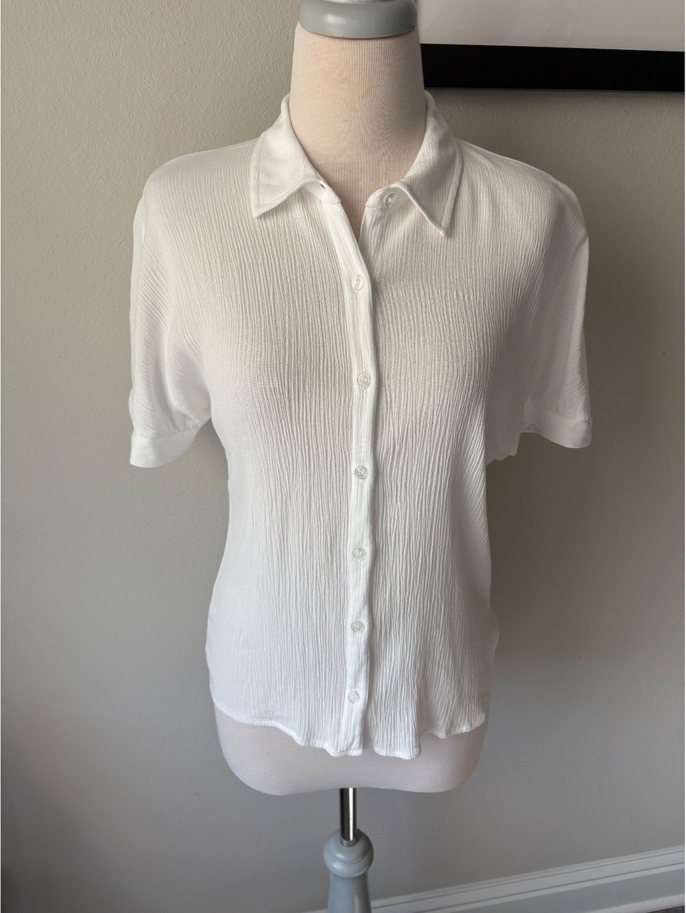Cato white crinkle-texture short-sleeve button-front blouse